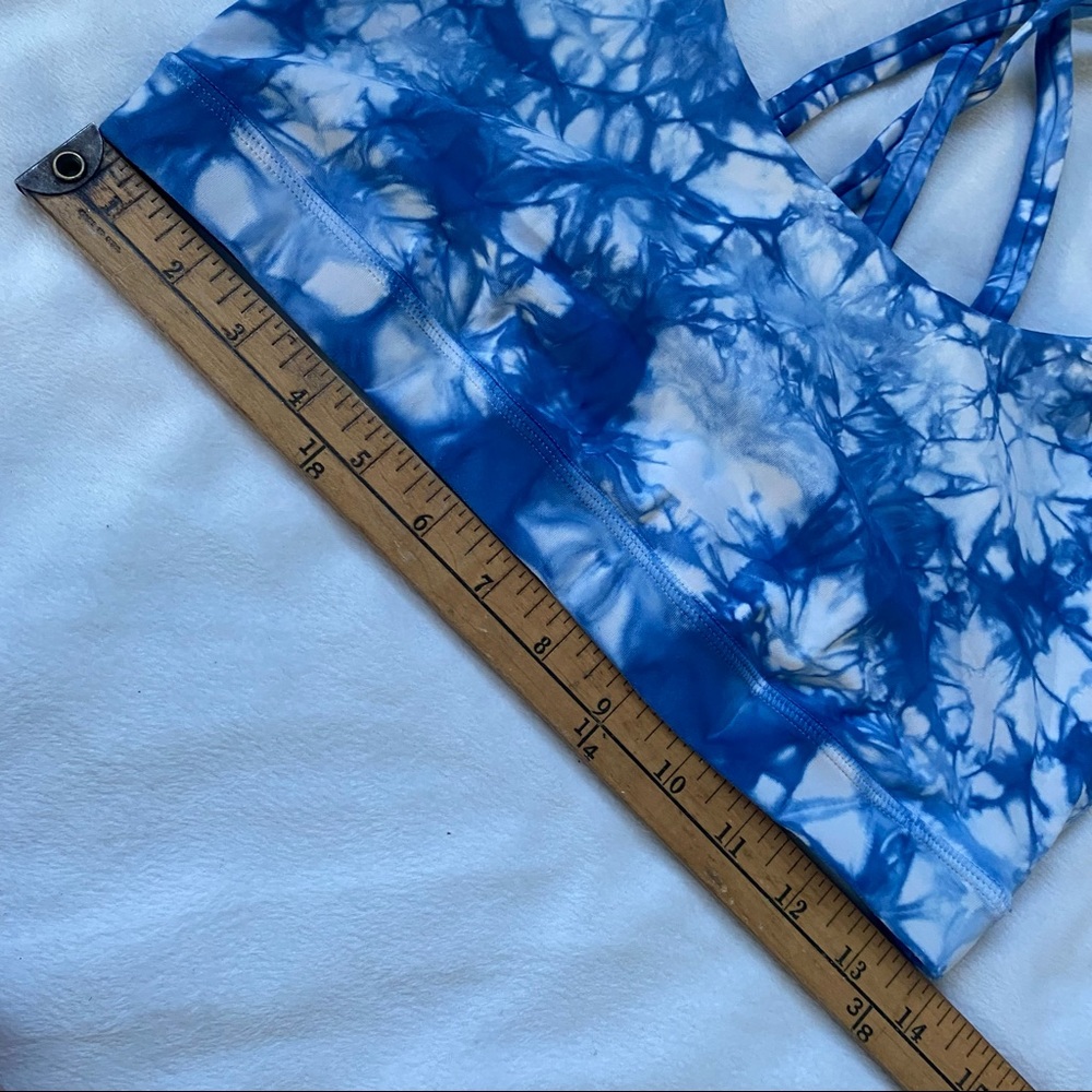 Lululemon Energy Sports Bra Medium Support Shibori Tye Dye Blue B & C Cup - Picture 12 of 12